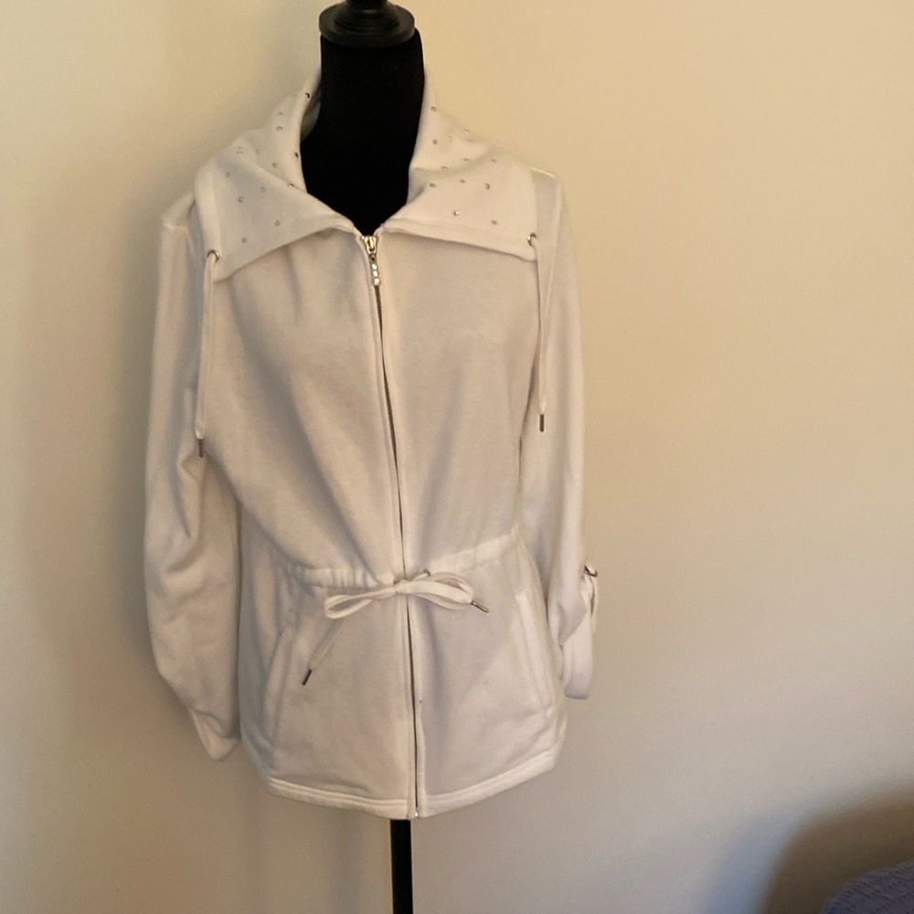 Beautiful sweatshirt with dressy faux diamonds